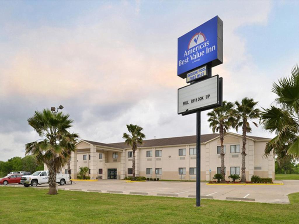 Americas Best Value Inn Somerville Texas Main image 2